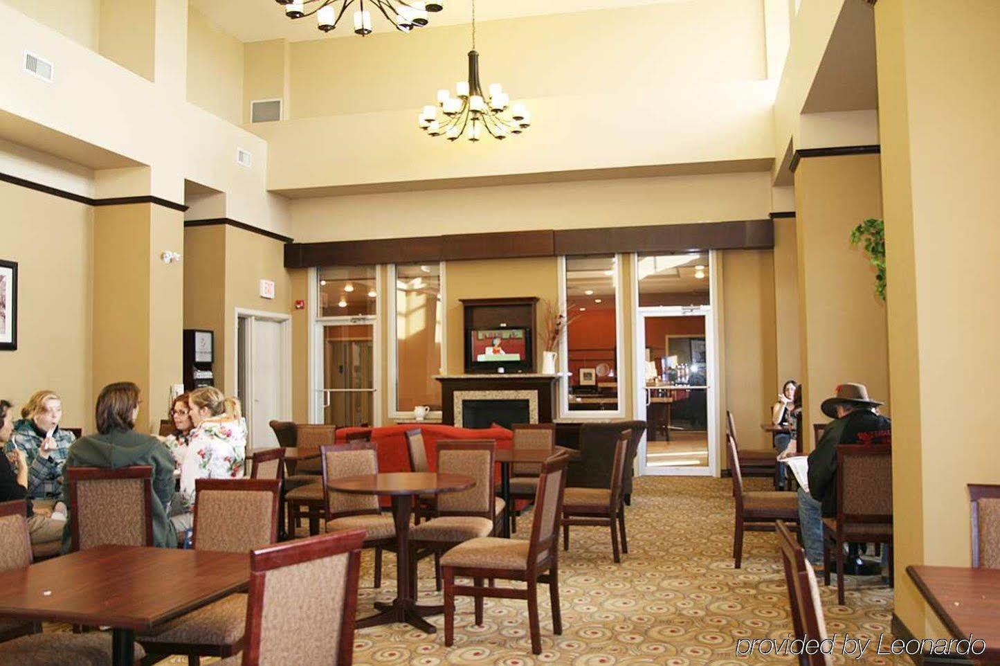 Hampton Inn & Suites By Hilton Edmonton International Airport Leduc Interior photo